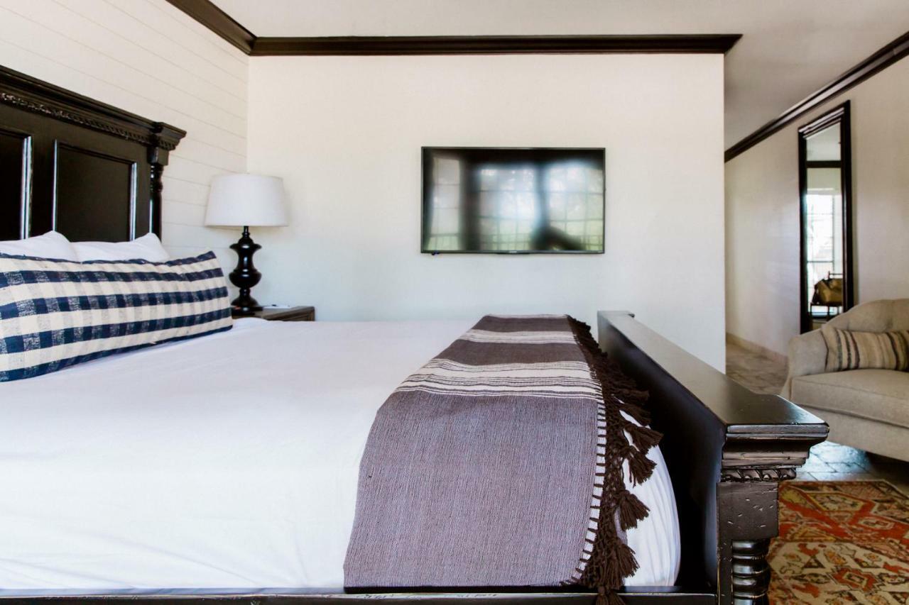 Hillside Boutique Hotel Castroville 外观 照片